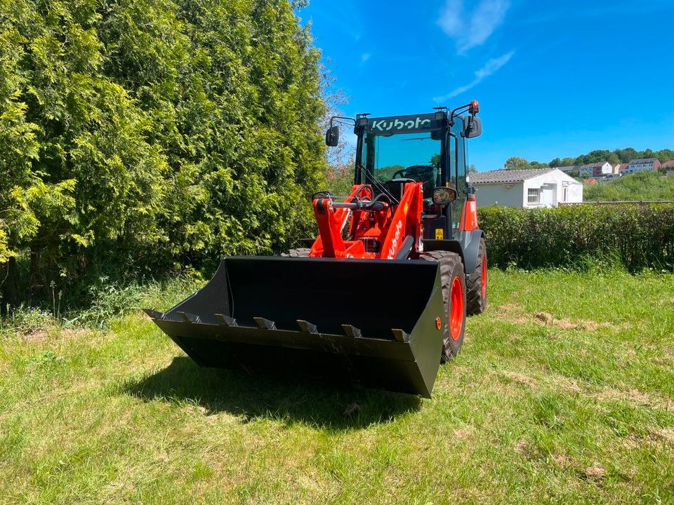 Radlader Kubota R090 mieten in Nalbach – für Schüttgut & Paletten – 2