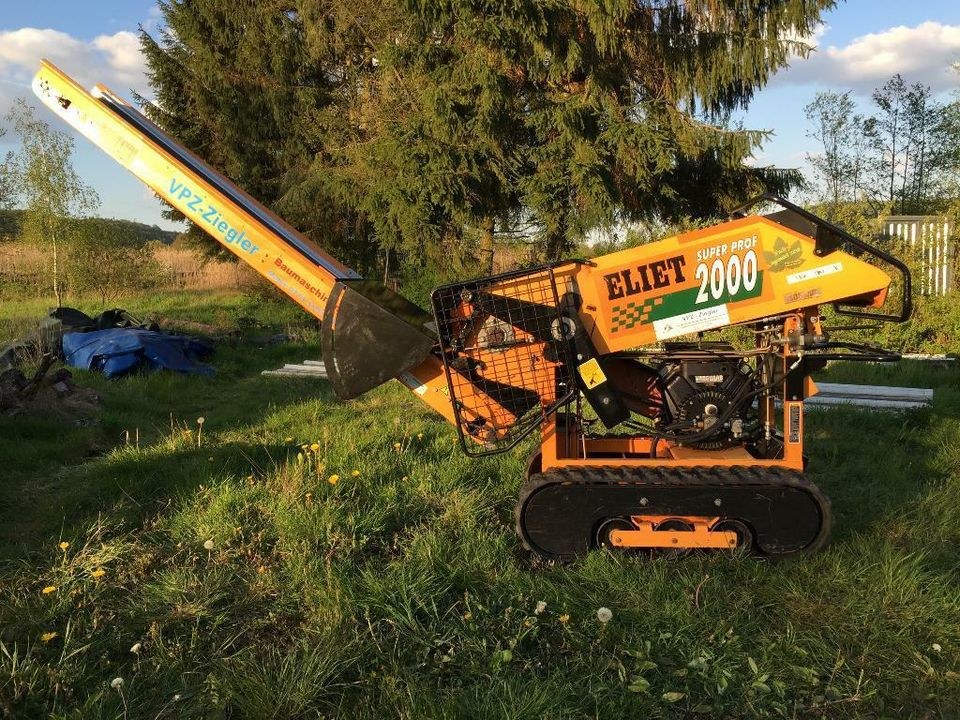 Häcksler Raupenhäcksler Eliet Superprof mieten in Nalbach