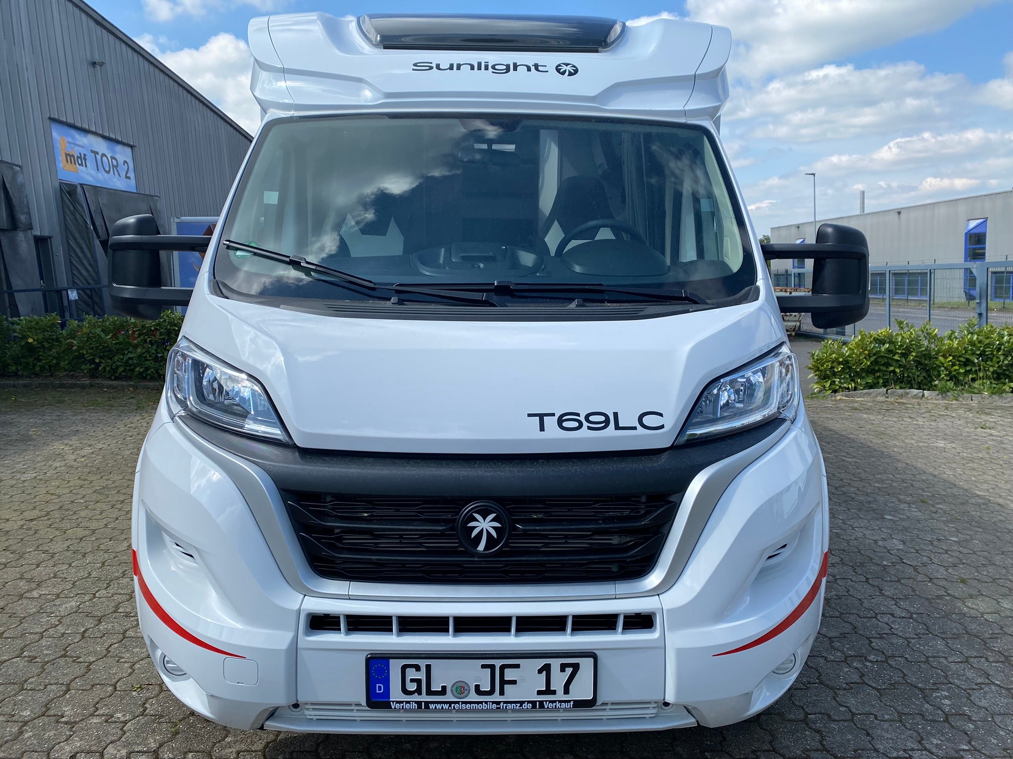 Teilintegriertes Wohnmobil Sunlight T69LC mit 4 Schlafplätzen – 4