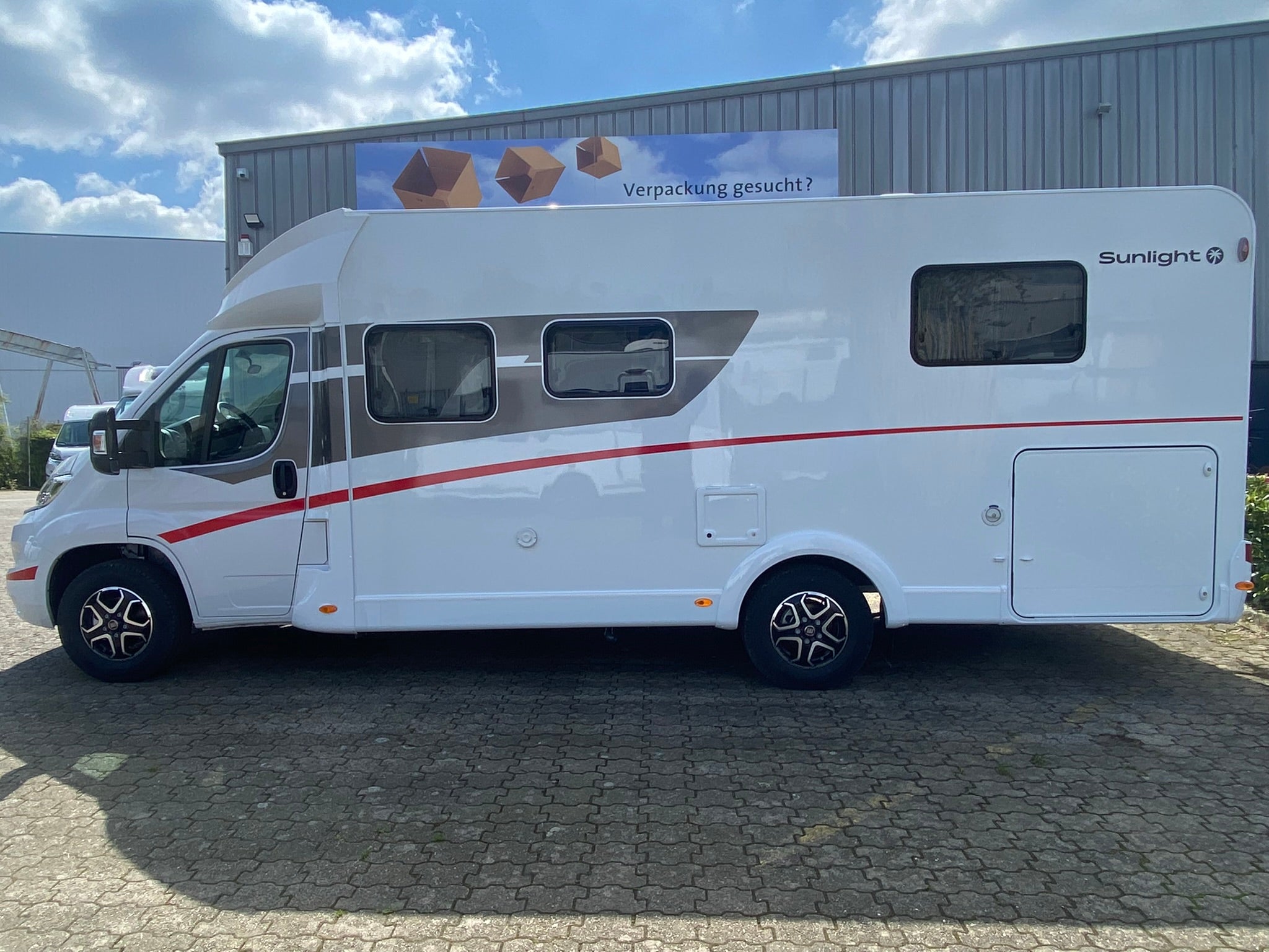 Teilintegriertes Wohnmobil Sunlight T69LC mit 4 Schlafplätzen – 3
