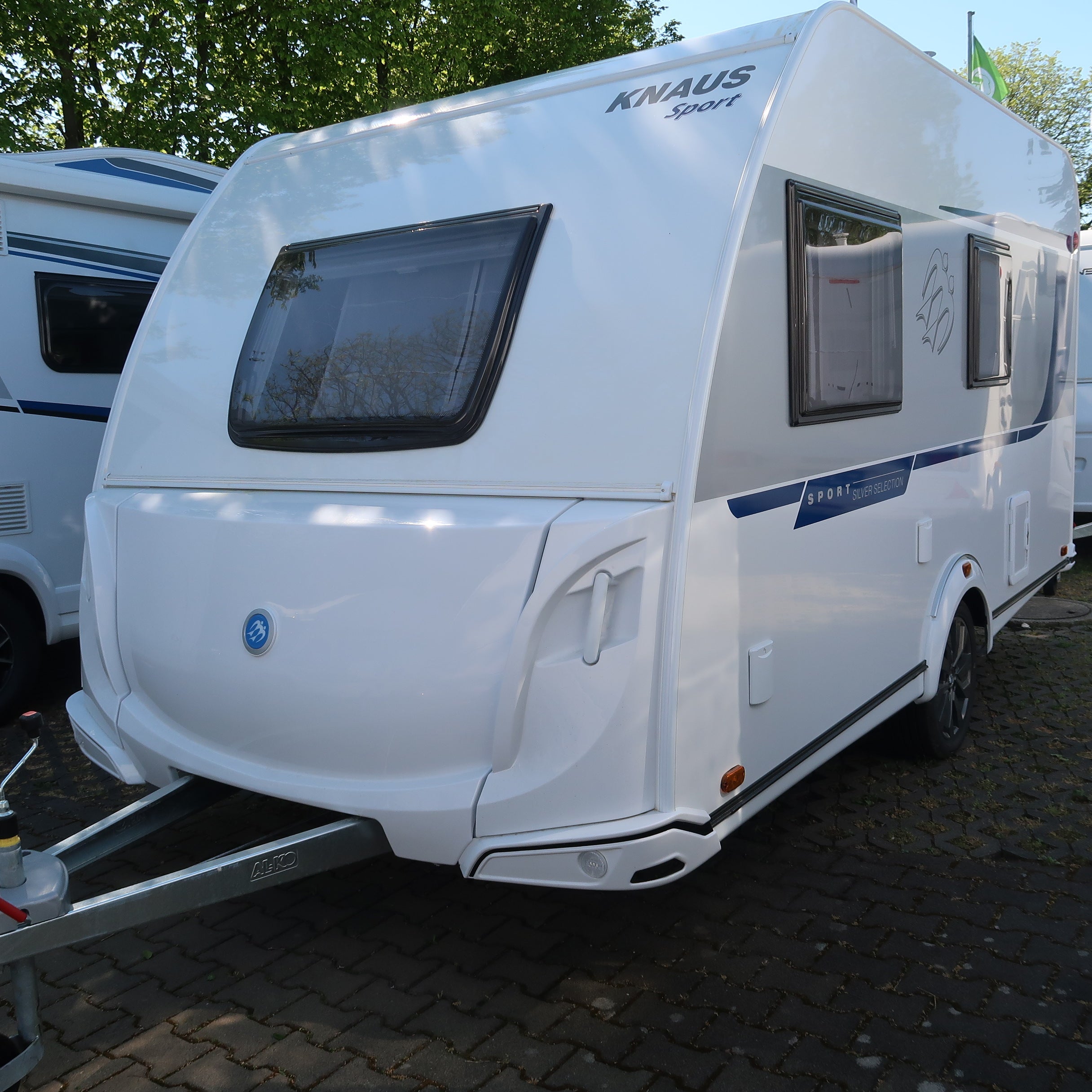 Knaus 400LK Sport Silver Selection, Wohnwagen 4 Personen mit Sonnensegel, Familien-Caravan, Dachklima, Hund – 3