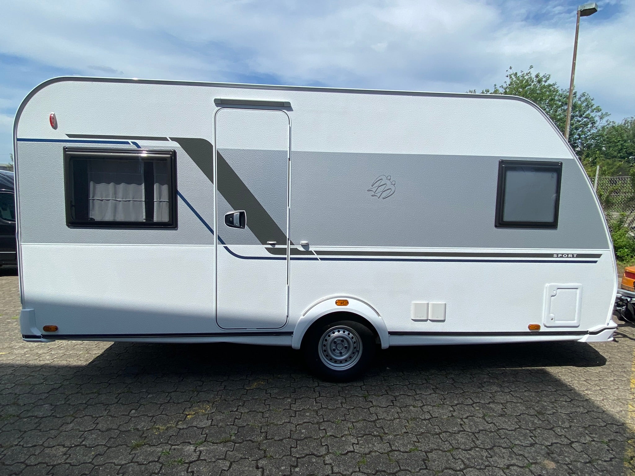 Knaus 450FU Sport Wohnwagen 2-4 Personen mit Sonnensegel Dachklima