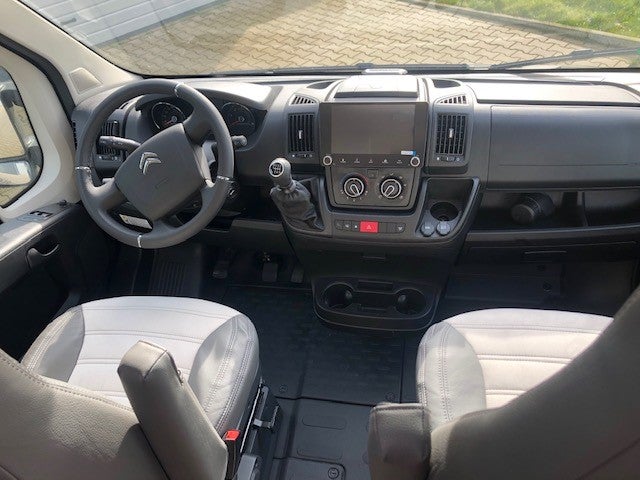 Kastenwagen Cliff 600, Vollausstattung mit Standklima + Solar bei Reisemobile Pander – 4