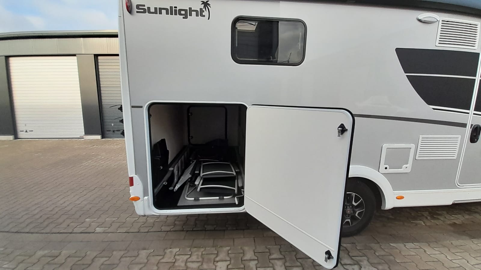 Sunlight T68 NEU mit Stand-Klima & Solar+ Einzelbetten bei Reisemobile Pander – 4