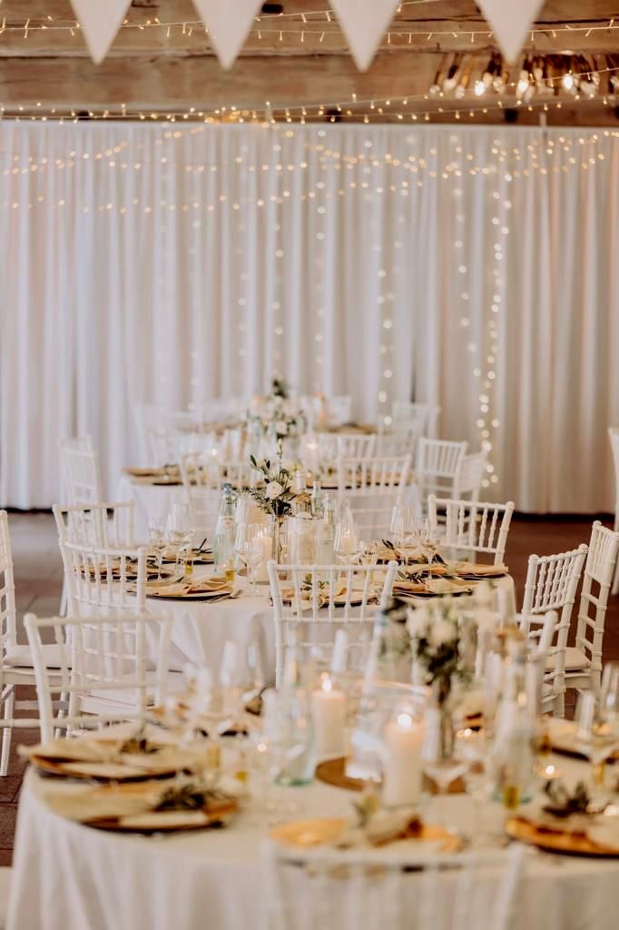 Hochzeitsstühle, Chiavari Stühle, Crossback Stühle, Lucy Wire Stühle, Klappstühle, Tiffany Stühle, goldene Stühle, Freie Trauung, Aussenhochzeit, weiße Stühle, Tiffany Stuhl, Wiesenhochzeit, Vintage, – 3