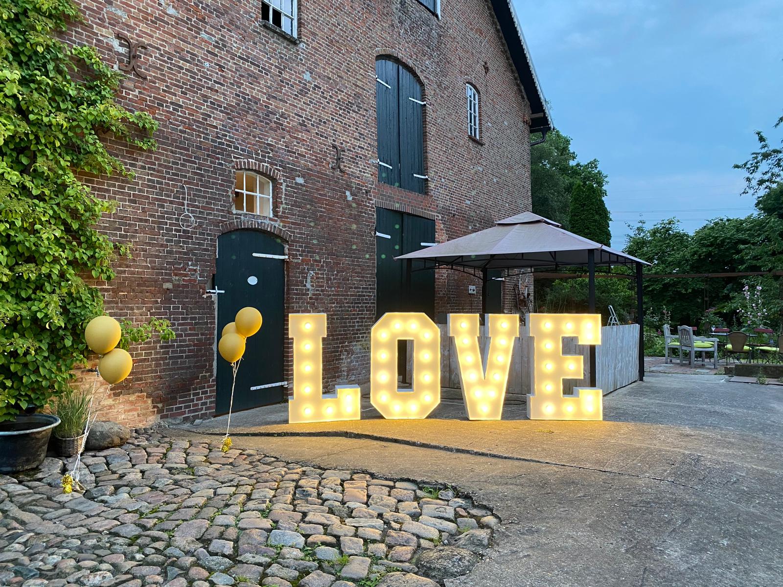 XXL LED Love Buchstaben, Mr & Mrs Buchstaben, Love Letters, Leuchtbuchstaben, Mr&Mrs Buchstaben, Farbwechsel Buchstaben – 2