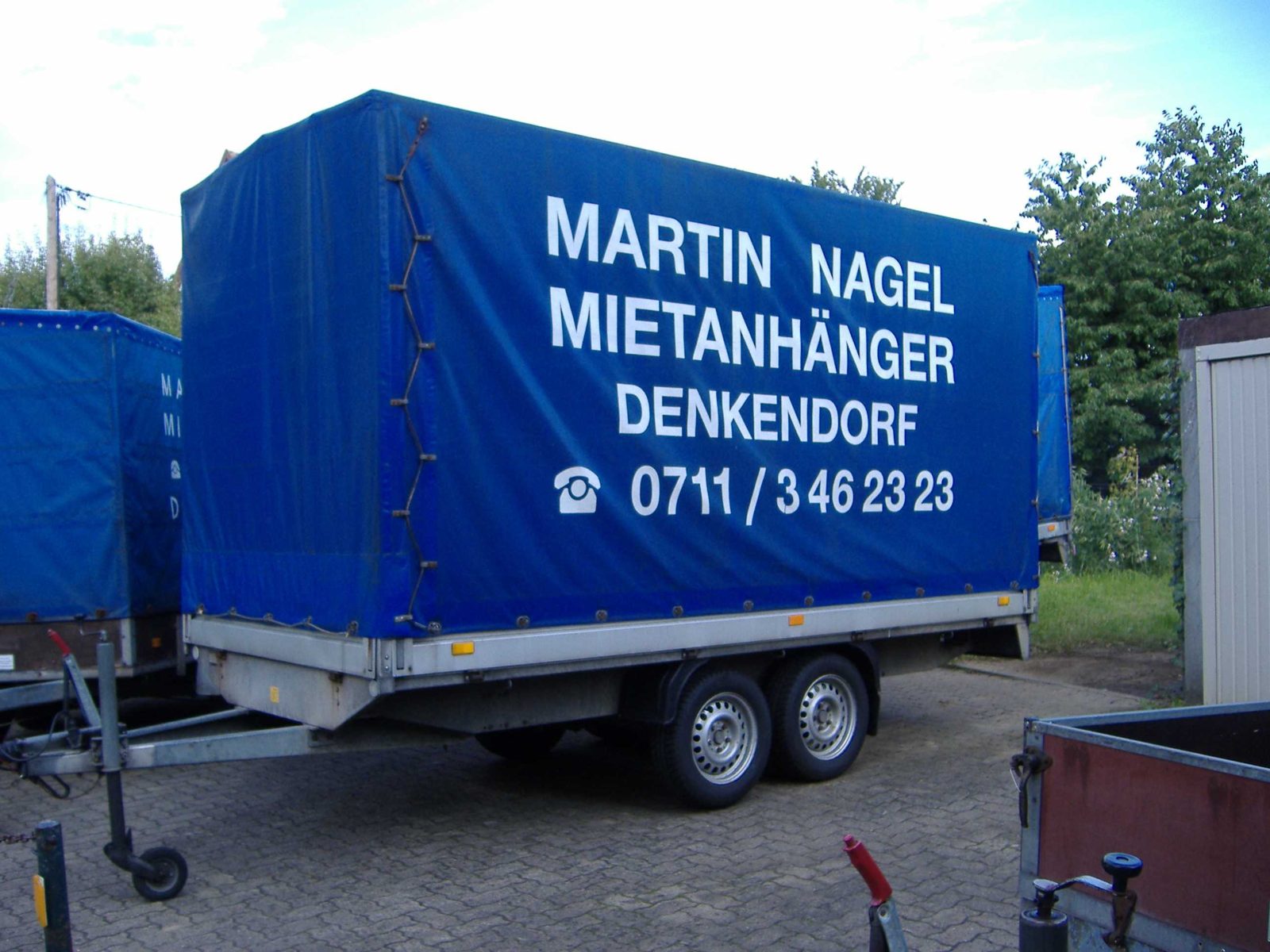 Anhänger HT2500 mieten in Denkendorf – Plananhänger 2-achsig, 205 cm Innenhöhe, 2500 kg