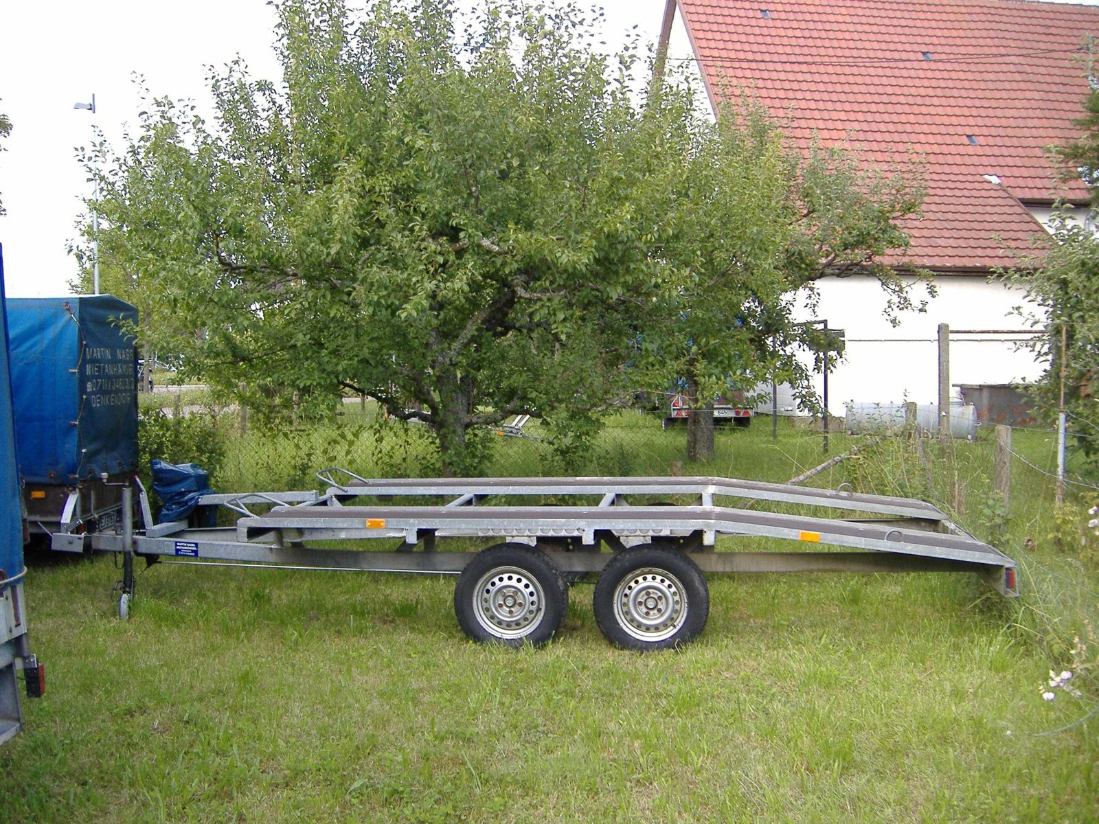 Anhänger HL4 mieten in Denkendorf – Autotransporter, 400 cm Ladefläche, 2500 kg