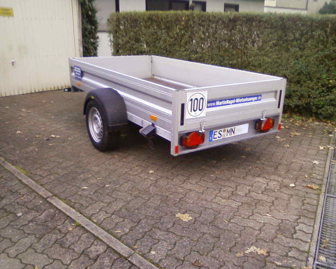 Anhänger 1300 kg mieten in Denkendorf – offener Anhänger, 251 cm Ladefläche, 1300 kg