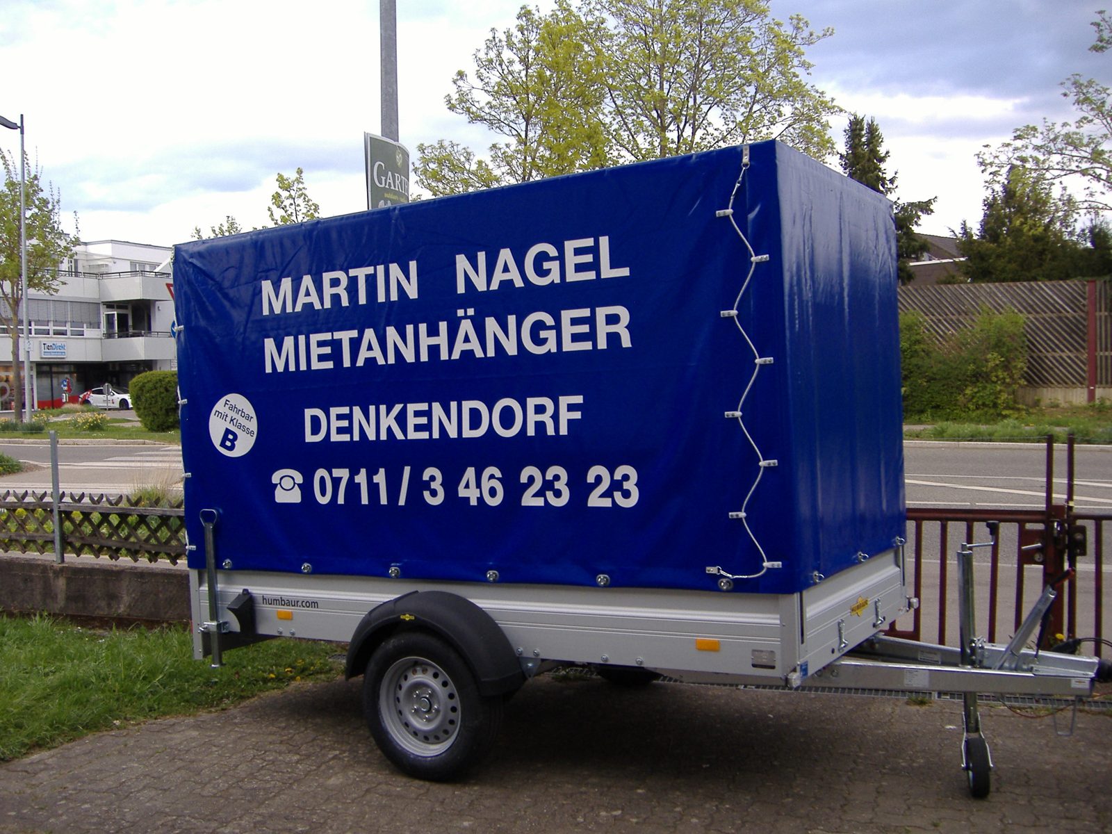 Anhänger 750 kg mieten in Denkendorf – Plananhänger 1-achsig, 180 cm Innenhöhe, 750 kg