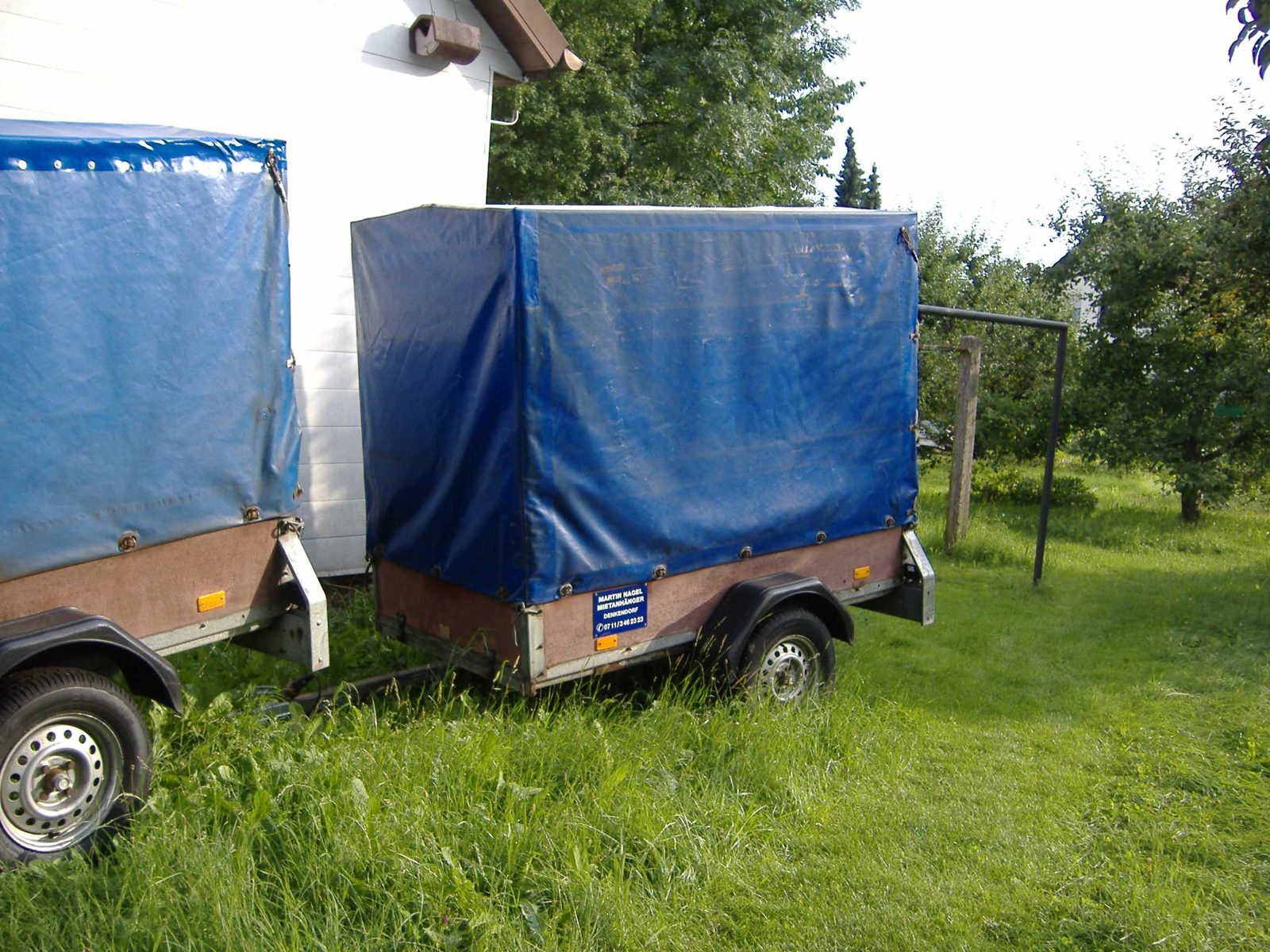 Anhänger 750 kg mieten in Denkendorf – Plananhänger 1-achsig, 140 cm Innenhöhe, 750 kg
