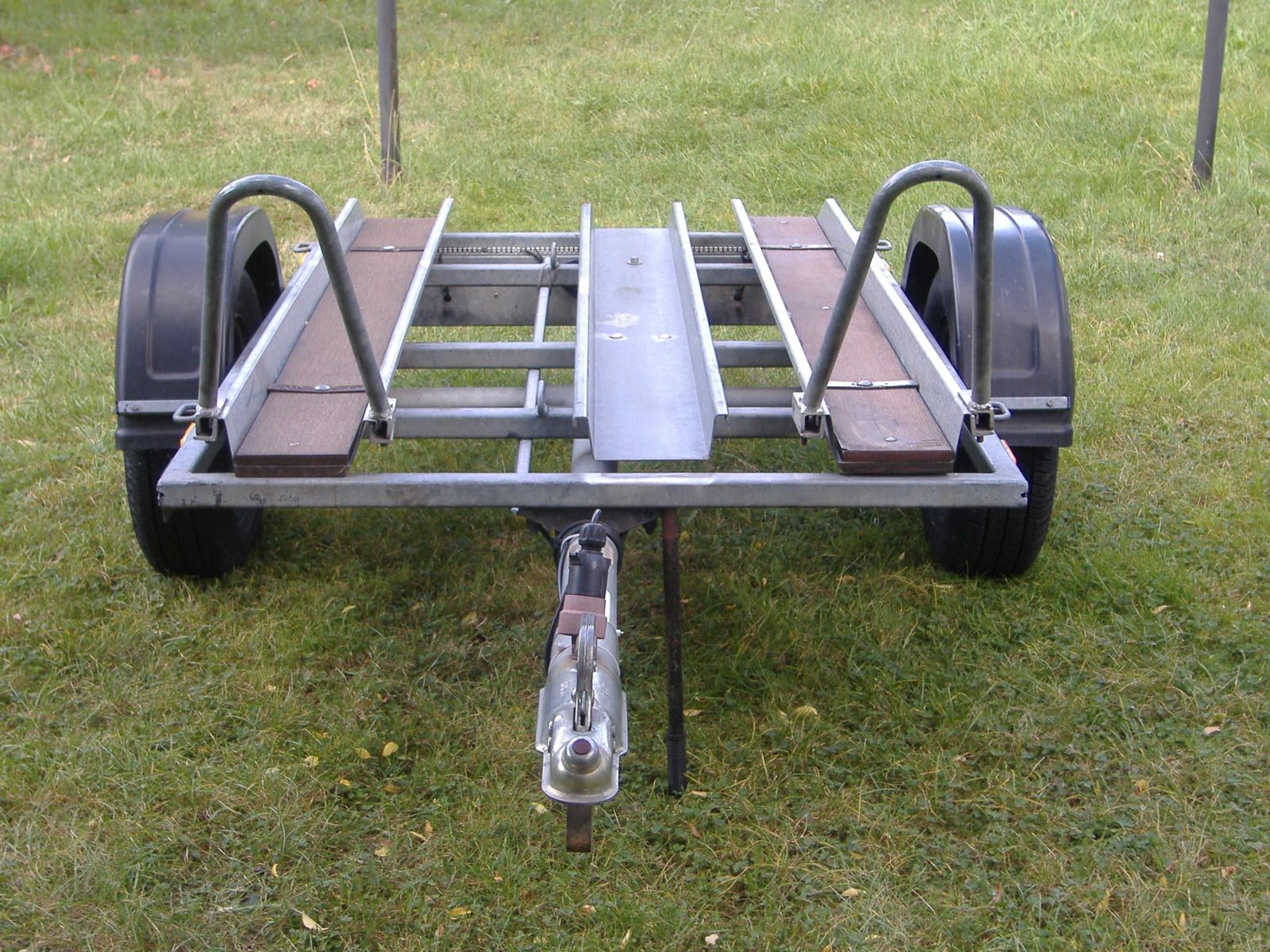 Anhänger MT2 mieten in Denkendorf – Motorradanhänger für 2 Maschinen, 750 kg