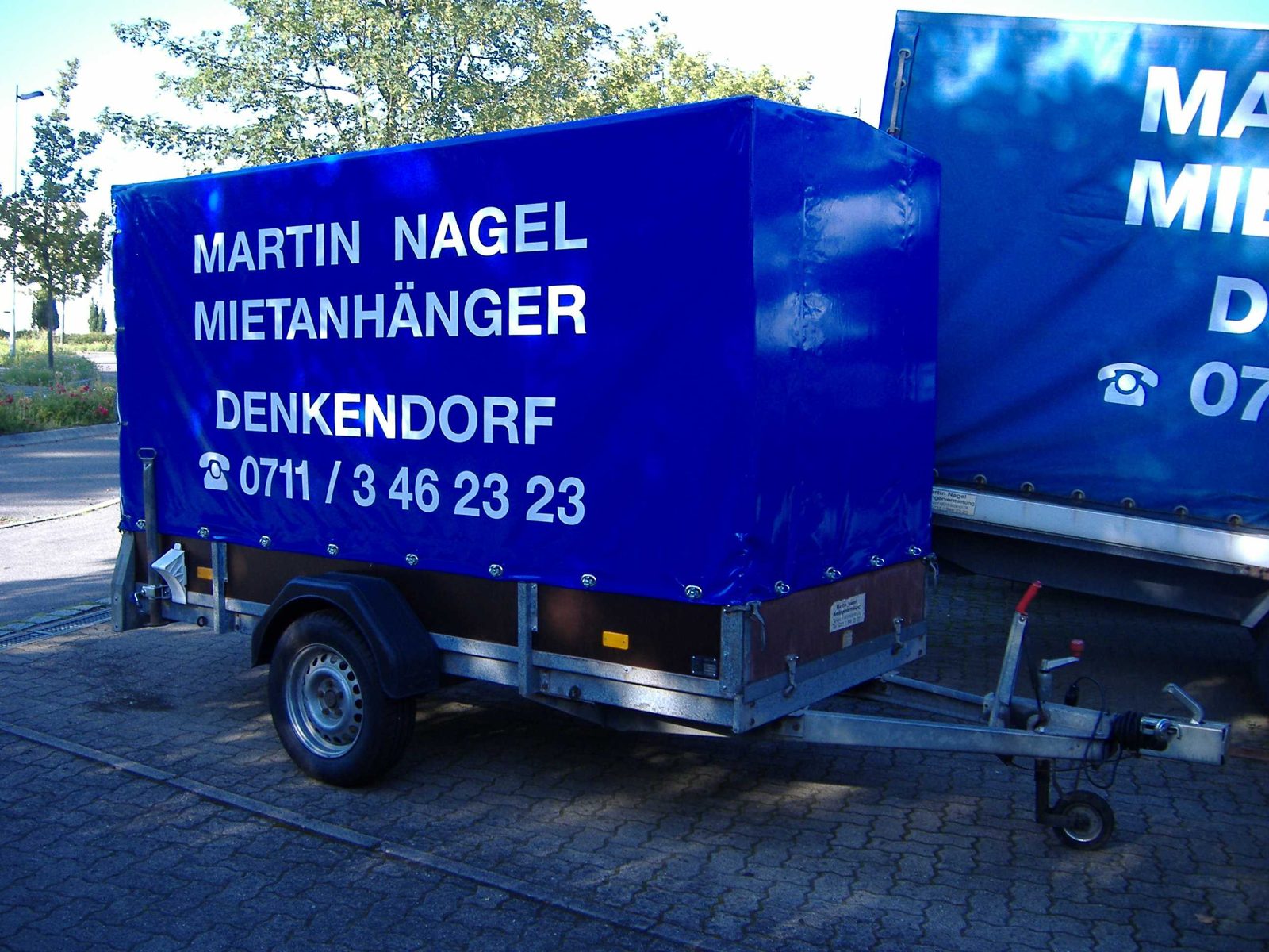 Anhänger 1300 kg mieten in Denkendorf – Plananhänger 1-achsig, 170 cm Innenhöhe, 1300 kg