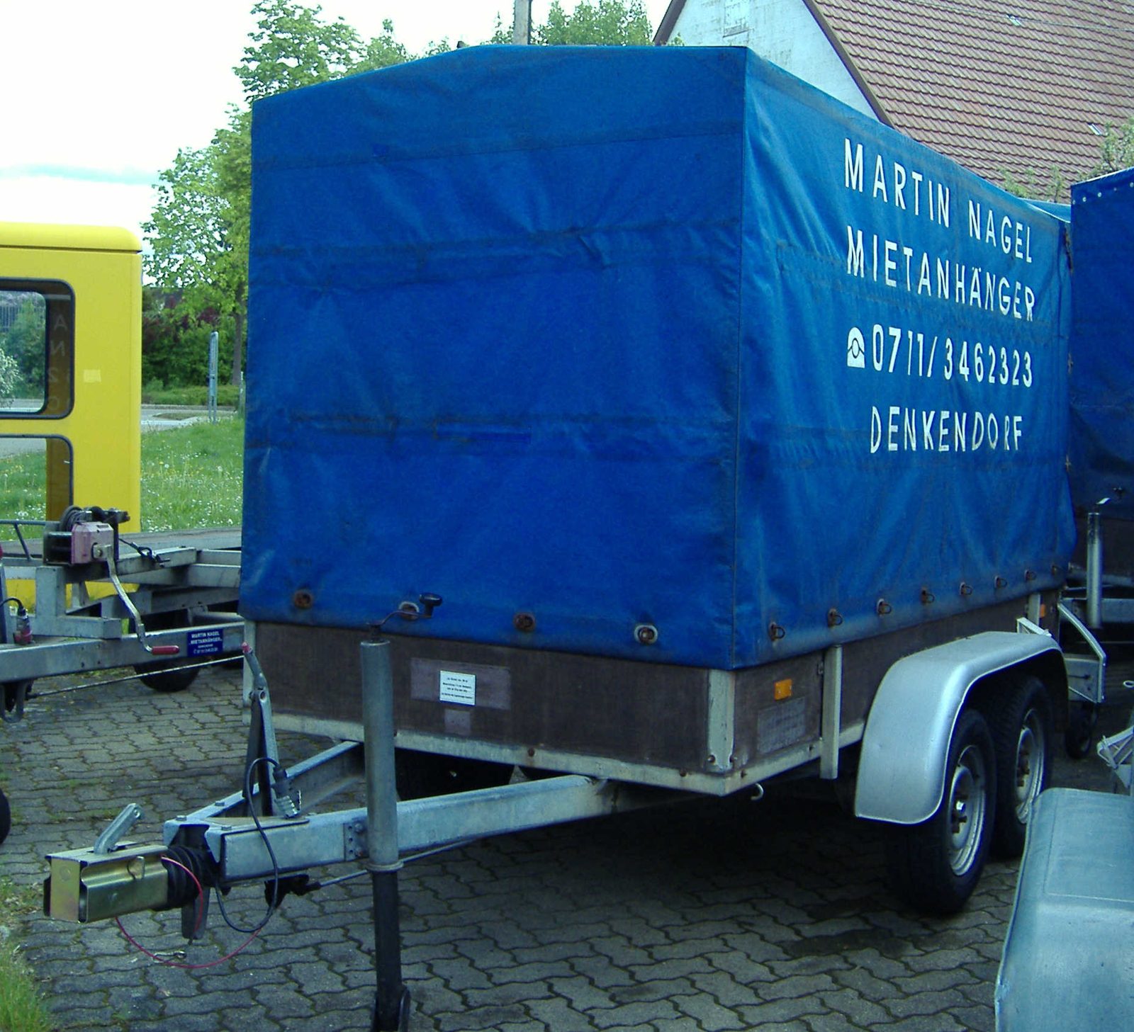 Anhänger 2000 kg mieten in Denkendorf – Plananhänger 1-achsig, 180 cm Innenhöhe, 2000 kg