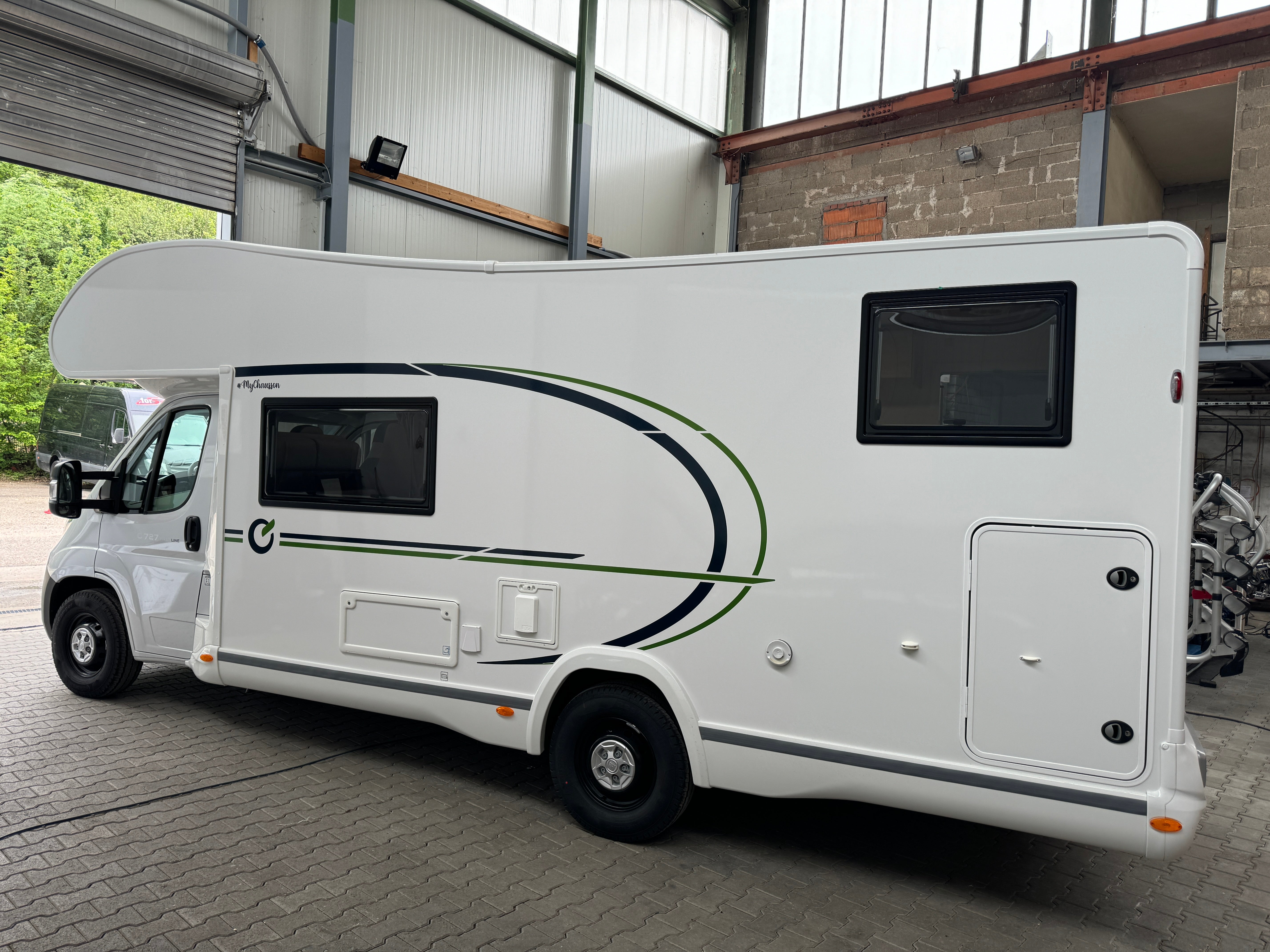 Wohnmobil Chausson C727 Alkoven First Line, 6-Sitzplätze - 6 Schlafplätze – 3
