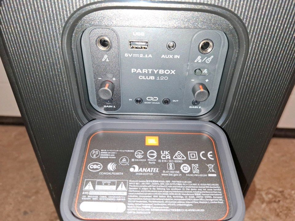 JBL Partybox Club 120 Mikrofon Tasche mieten in Hungen – Party-Sound – 3