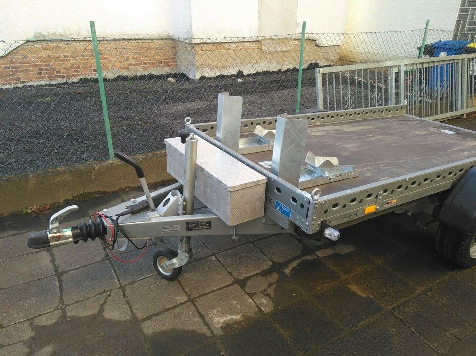 Anhänger 1500kg Plattform Motorradanhänger mieten in Hungen – 3