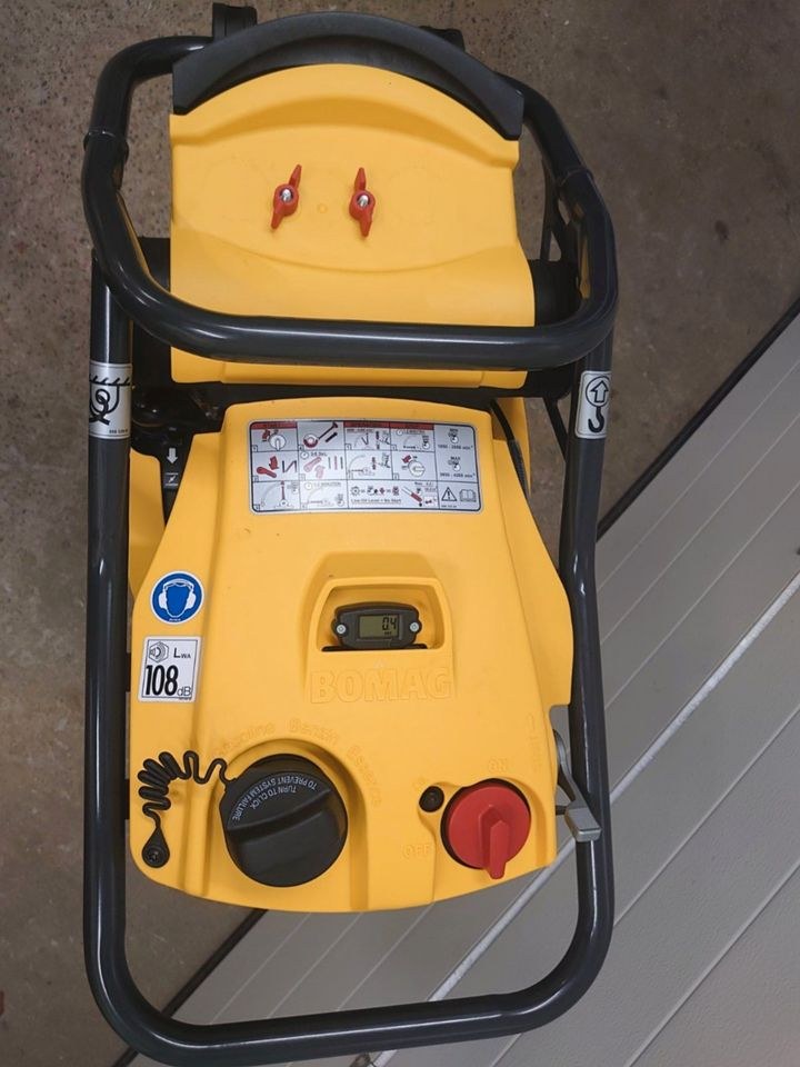 Stampfer Hüpfer Frosch Bomag BT 60 mieten bei Geräteverleih Schubert – 2