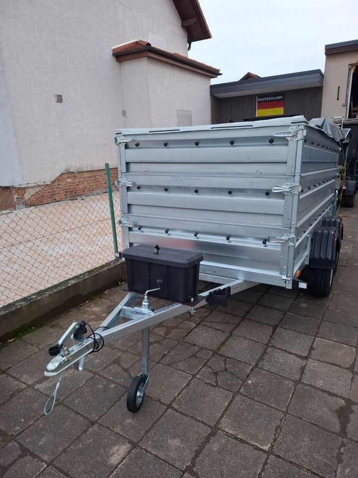PKW Anhänger 750kg 3m Ladefläche Doppelachse mieten in Hungen – 2