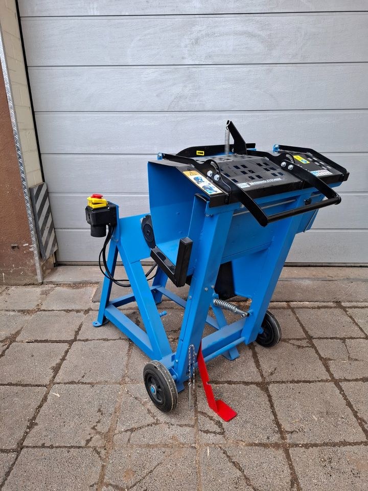 Wippsäge Brennholz Brennholzsäge 230V Güde mieten in Hungen