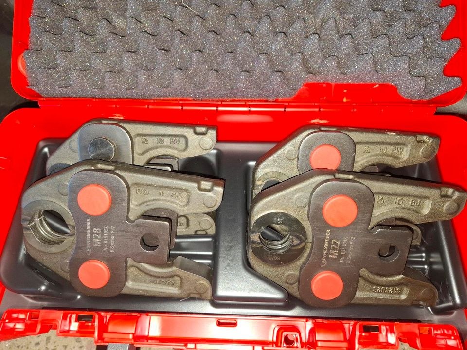 Presszange Pressmaschine Rothenberger Akku mieten in Hungen – 4