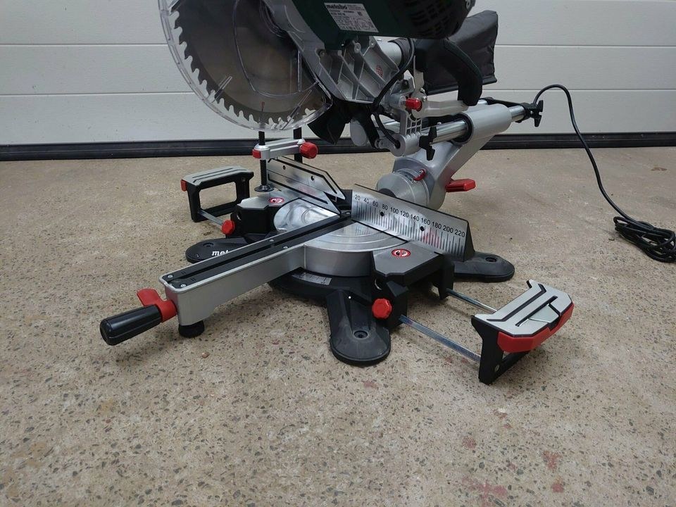 Kappsäge Gehrungssäge Zugsäge Metabo KGS Tisch mieten in Hungen – 2