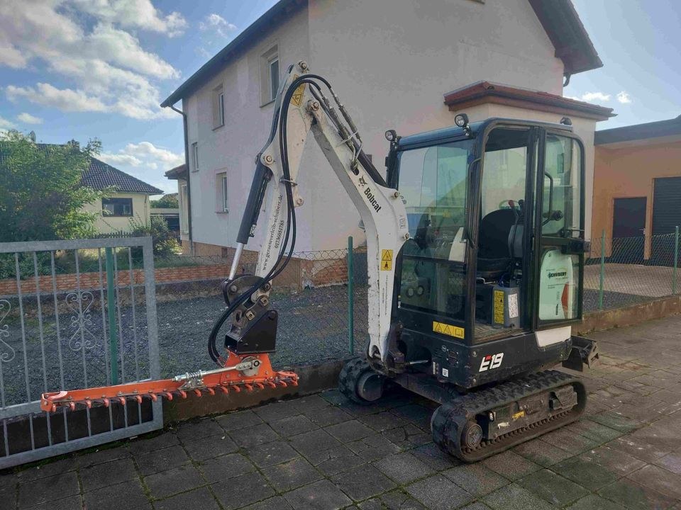 Bagger Kompaktbagger Heckenschere 130cm mieten in Hungen – 3