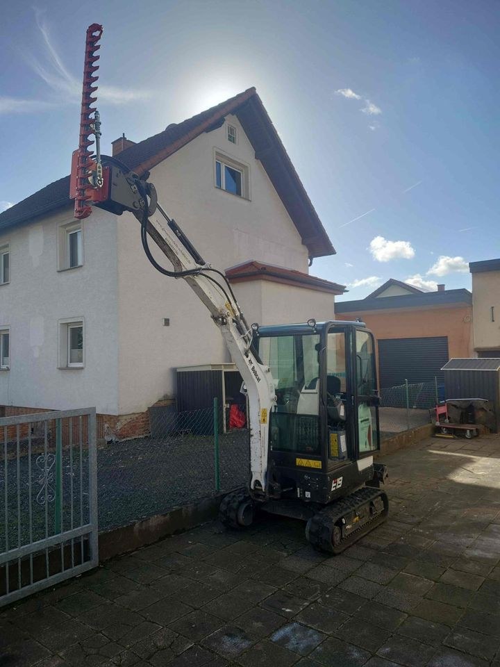 Bagger Kompaktbagger Heckenschere 130cm mieten in Hungen – 2
