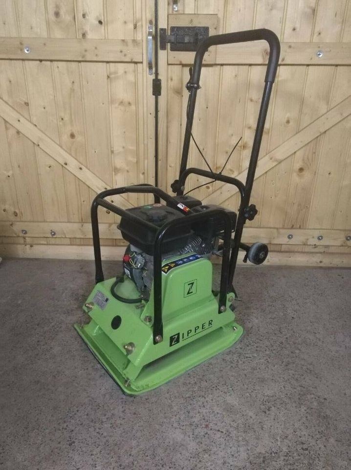 Stampfer Rüttelplatten Steinschneider mieten in Hungen