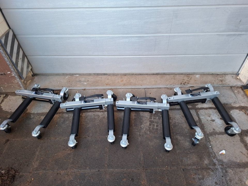 Rangierhilfe Wagenheber Auto Rangierroller 4x mieten in Hungen