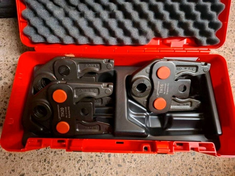 Presszange Pressmaschine Rothenberger Akku mieten in Hungen – 3