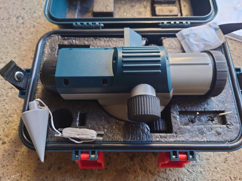 Bosch optisches Nivelliergerät GOL 32 D Stativ mieten in Hungen – 2