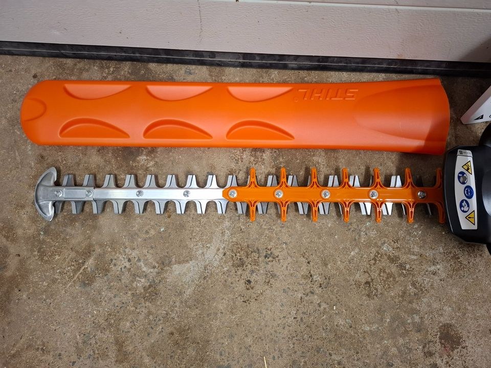 Stihl HSA 100 Heckenschere Akku AP System mieten in Hungen – 2