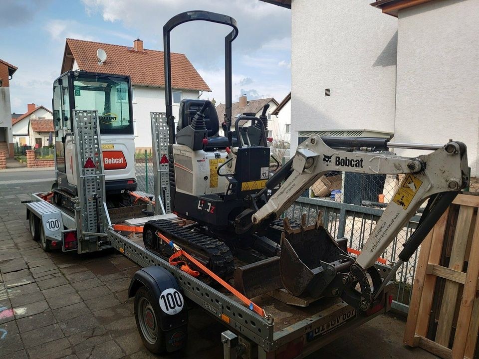 Bagger Bobcat E10Z E19 Minibagger Anhänger mieten in Hungen