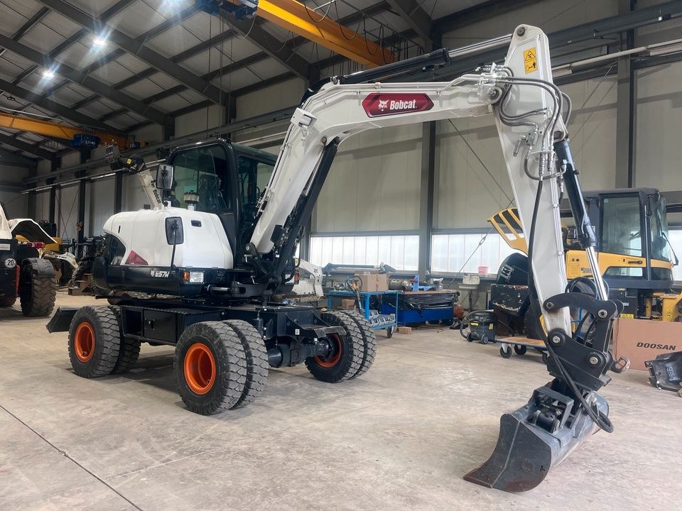 Mobilbagger Minibagger Cat Kubota 6t in Potsdam mieten – DG