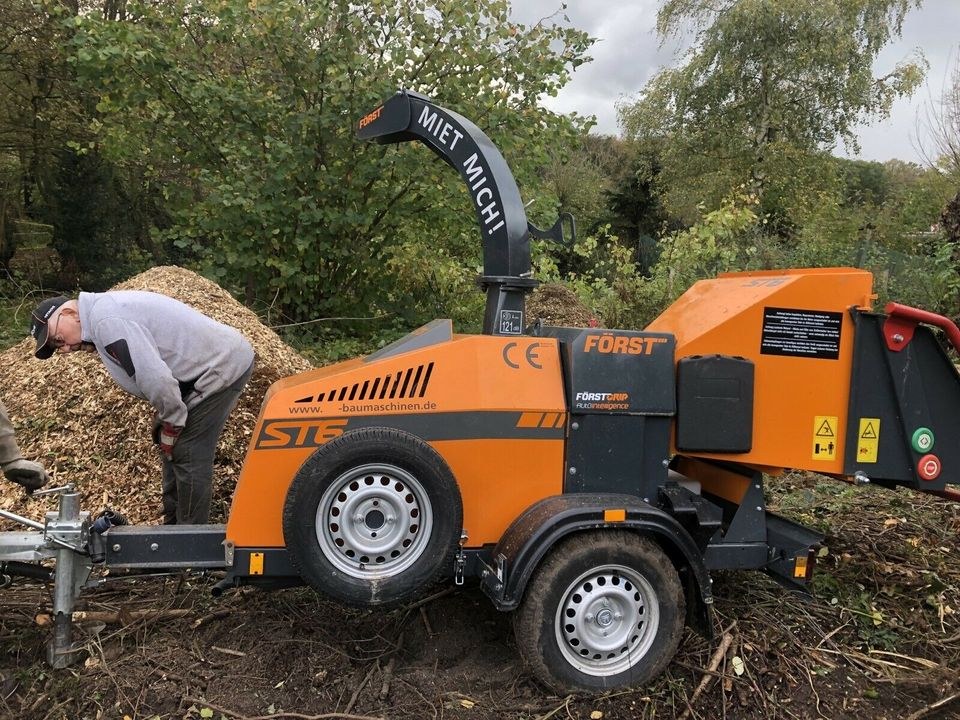 Holzhäcksler Häcksler mieten in Potsdam bei DG Baumaschinen