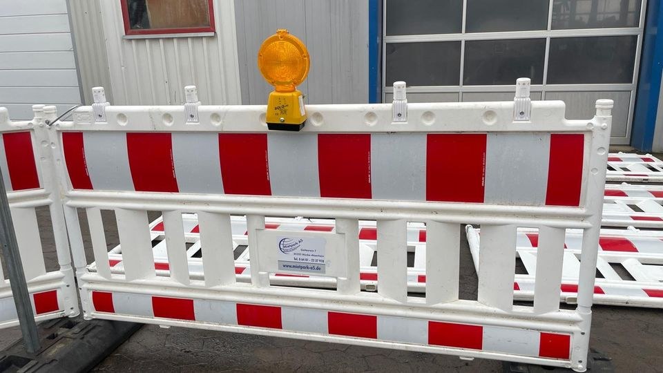 Absperrungen Leitbaken Schilder Beleuchtung mieten bei Mietpark A5 – 4