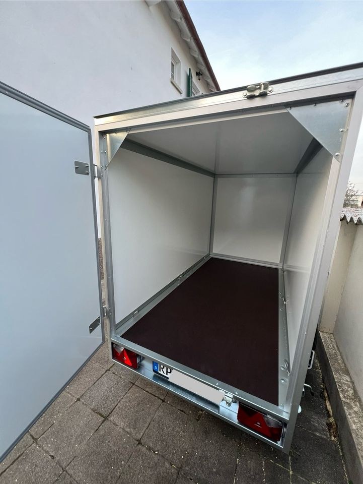 Kofferanhänger Kastenanhänger Transporter 1300kg mieten in Lambsheim – 2