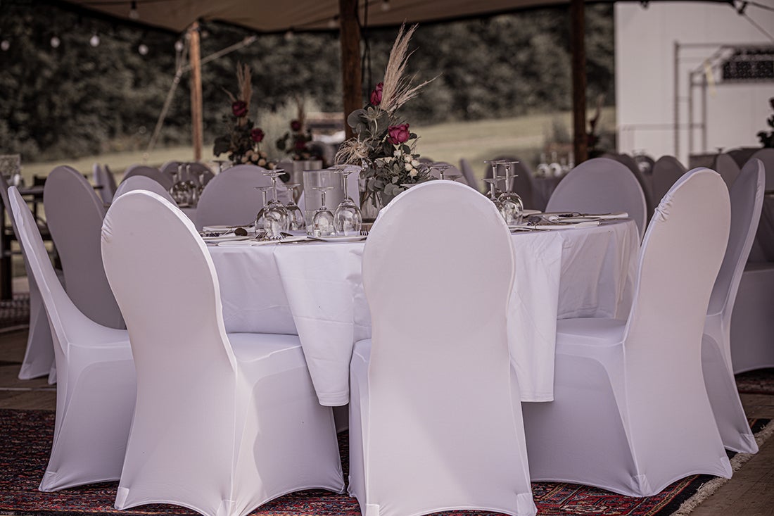 Banketttische - Bankettstühle - Bankettmöbel - Stehtische - Veranstaltung - Event - Hochzeit mieten