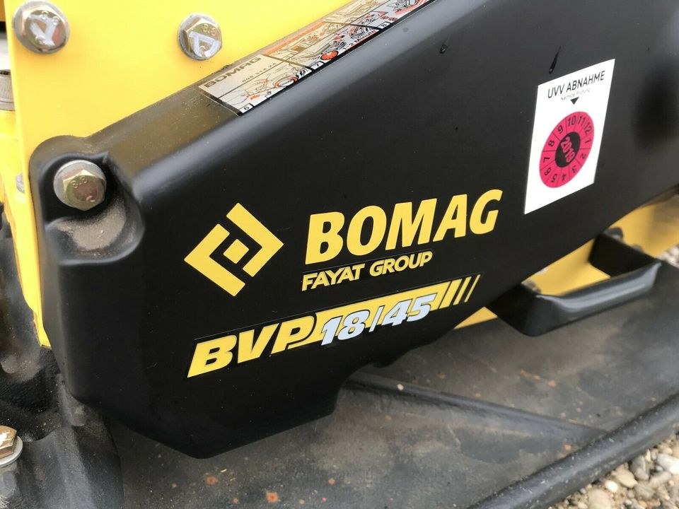 Rüttelplatte Vibrationsplatte BOMAG BVP 18 45 mieten bei menzinger – 4