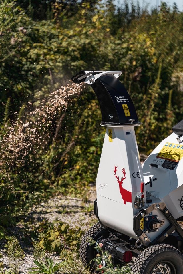 SKARPER X23e Holzhäcksler Schredder Chipper mieten bei menzinger – 2