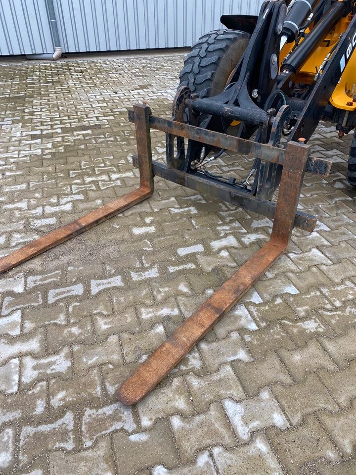Radlader 4700kg JCB 406 Palettengabel 143 inkl mieten bei menzinger – 4