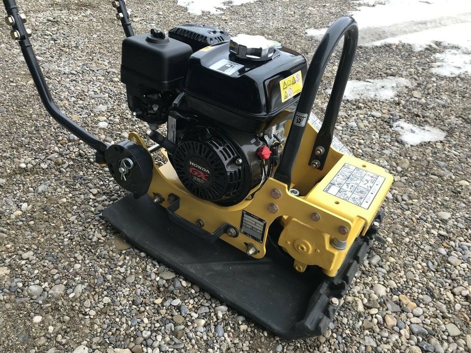 Rüttelplatte Vibrationsplatte BOMAG BVP 18 45 mieten bei menzinger – 3