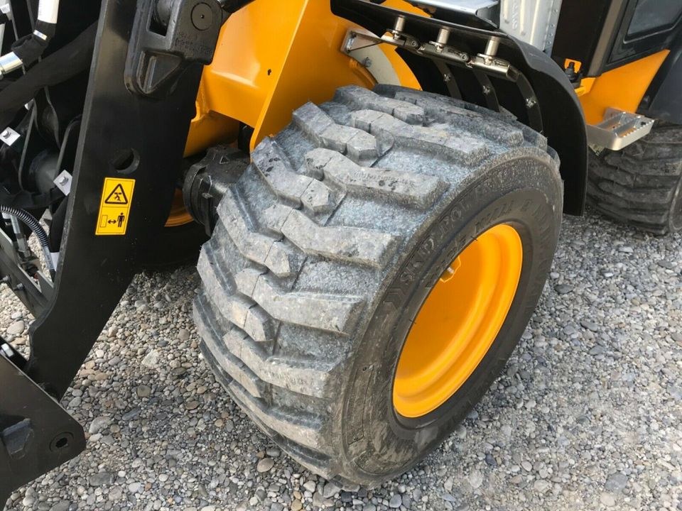 Winterdienst Schneeräumer Radlader Schneeschild mieten bei menzinger – 4