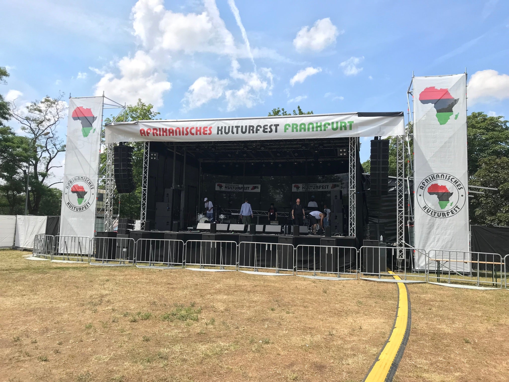 Mobile Bühne - Veranstaltungsbühne 10m x 7m (70m²) / 10m x 8m (80m²) – 2