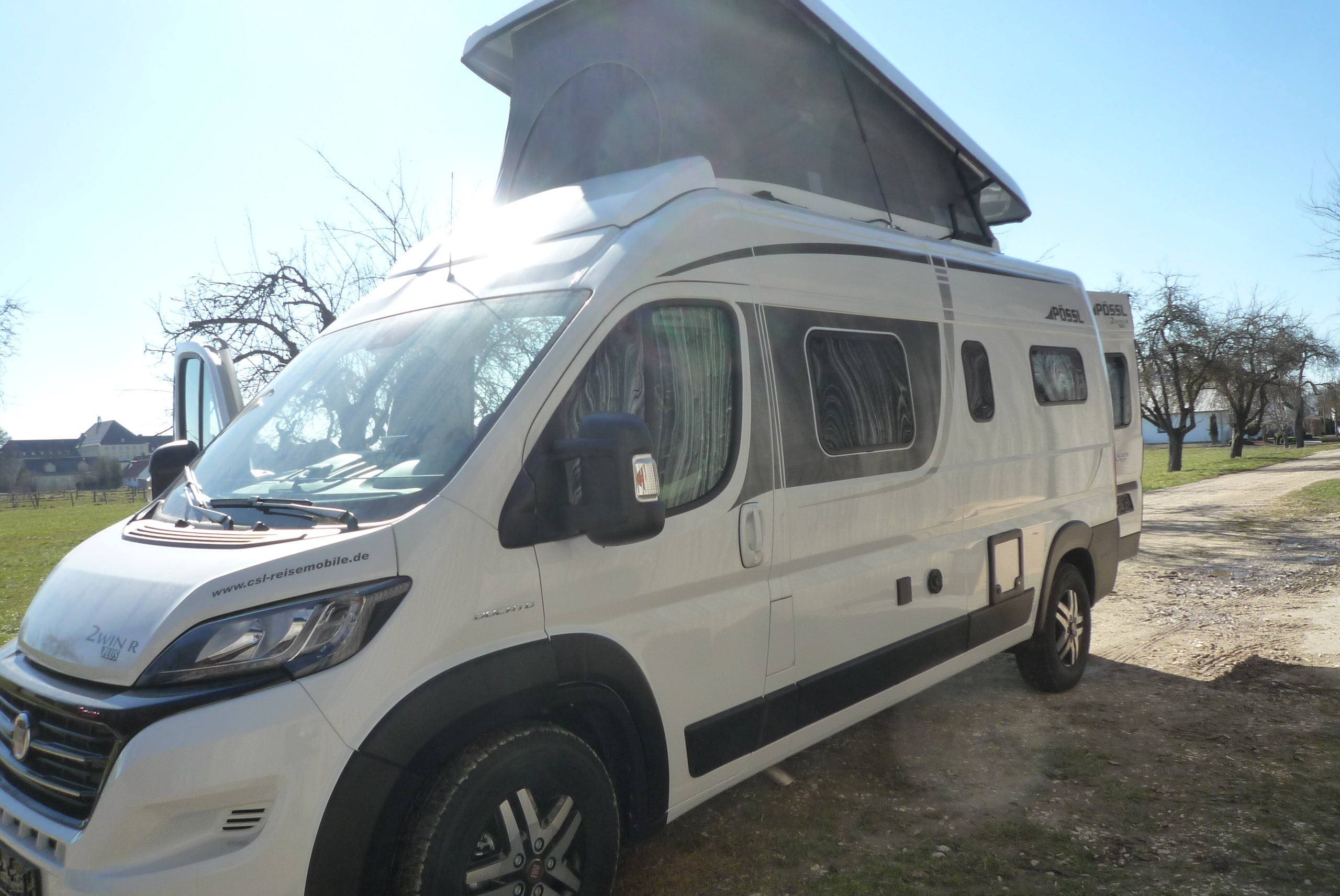 Pössl 2 WIN R Plus + Aufstelldach + -AHK+ Solar +Markise
