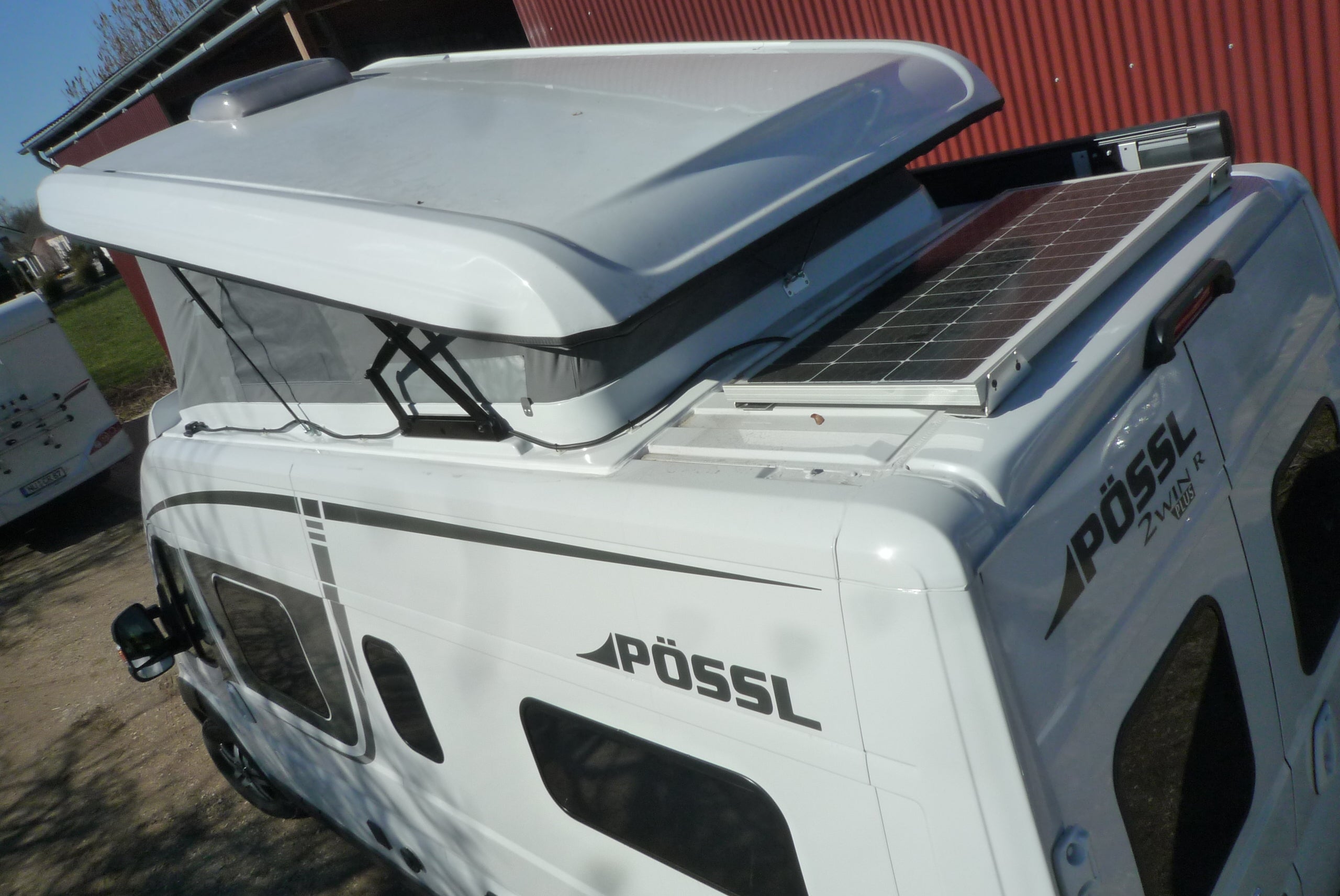Pössl 2 WIN R Plus + Aufstelldach + -AHK+ Solar +Markise – 4