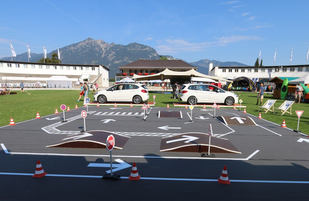 Hindernisparcours für Kinder | Auto Parcours | Kids Parcours | Autos für Kinder mieten | Bobbycar Parcours – 2