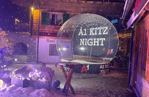 Riesen Schneekugel | begehbare Schneekugel | XL Snowglobe | Aufblasbare Schneekugel | Fotobox in Schneekugel – 4