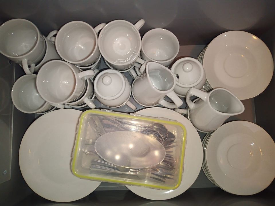 Teller Besteck Kaffee Service mieten in Großenwiehe – für alle Gäste